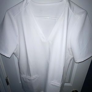 Figs Casma 3 pocket scrub top